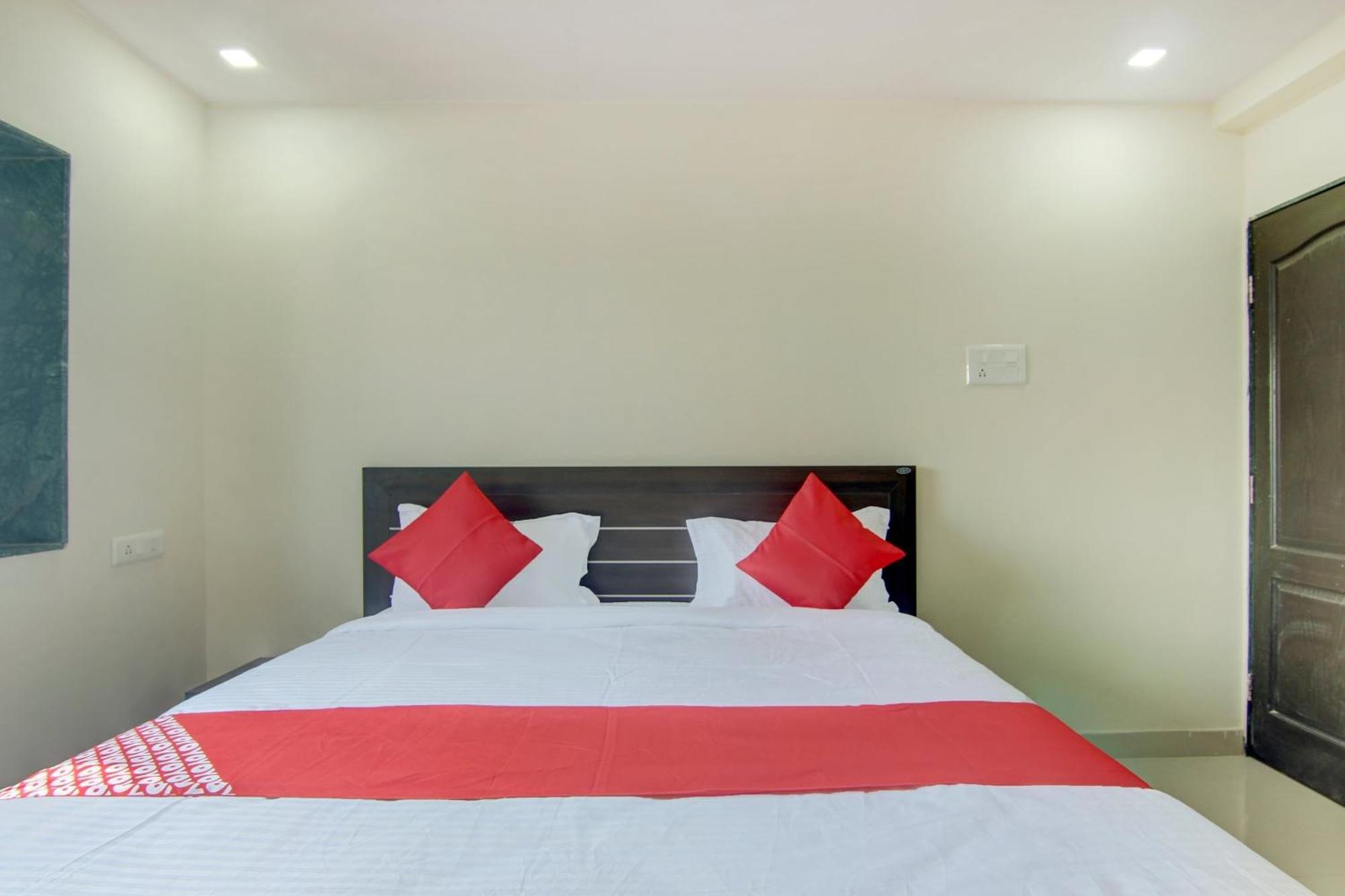 Hotel O Villa 31 Akot Екстериор снимка